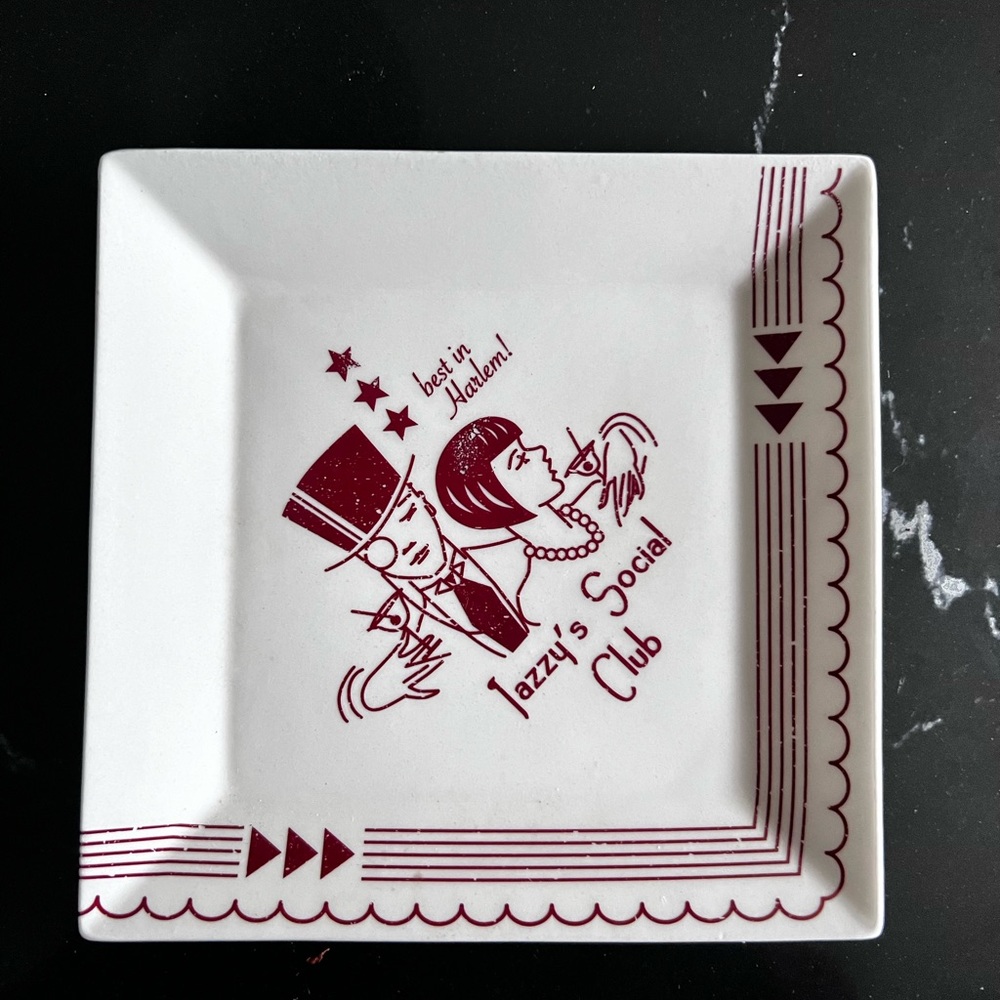 JAZZYS SOCIAL CLUB COCKTAIL NAPKIN TRAY
Trixie & Milo